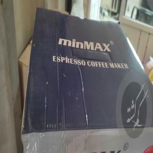 یک کارتن حاوی قهوه ساز